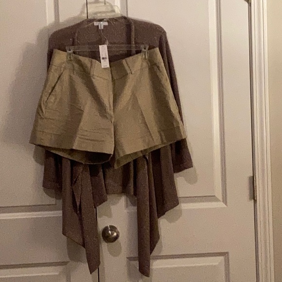 NWT 2 piece Short Set, Top size Lg short size med - Picture 1 of 15